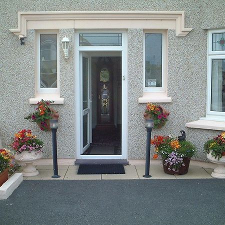 Bed and Breakfast Crossroads Holyhead Exterior foto